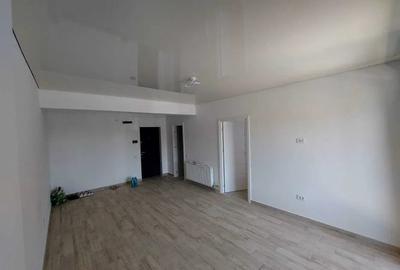 Apartament cu 2 camere semidecomandat în Kamsas