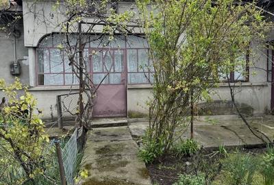 Casă cu 4 camere în Frumușani - 2