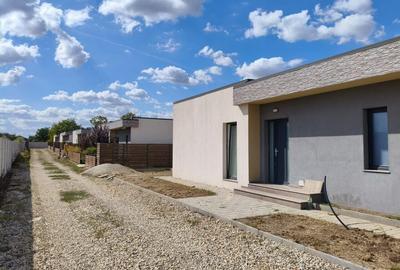 Casa 3 camere, Finisaje premium, Strada asfaltata, Acces A0 - 7