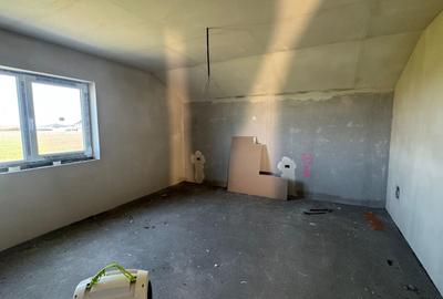 Duplex cu 4 camere cu Canalizare în Moșnița Nouă - 10