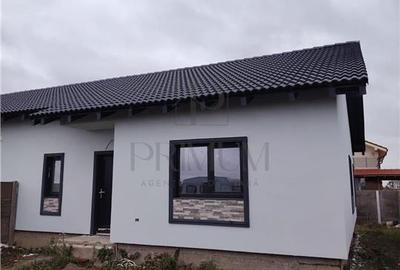 Duplex cu 3 camere cu Canalizare în Moșnița Nouă