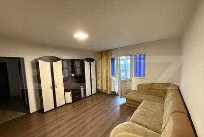 Apartament cu 2 camere semidecomandat, mobilat în Micro 11
