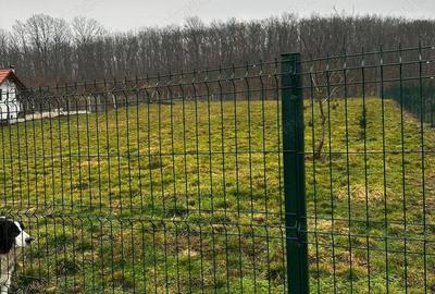 Teren de 1998 mp, în Central