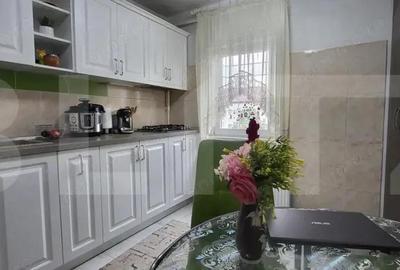 Apartament de vanzare, cu 3 camere, 67 mp, zona Bucovina