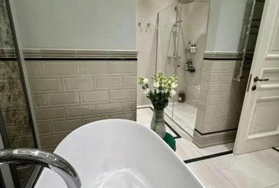 Garsonieră în Titan