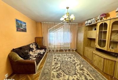 Apartament cu 4 camere decomandat în Micro 16 - 19