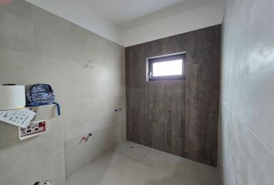 Duplex cu 4 camere cu Canalizare în Torontalului - 12