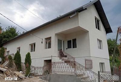 Casă cu 4 camere cu Teren 533 Mp în Baciu - 1