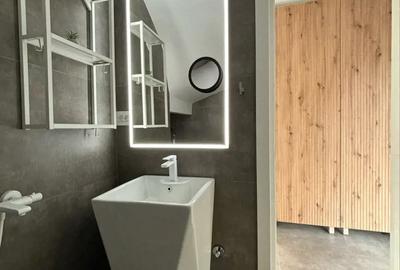 Casă cu 5 camere cu Teren 240 Mp în Popești-Leordeni