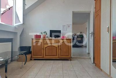 Apartament decomandat 3 camere zona centrala Cisnadie de vanzare - 1