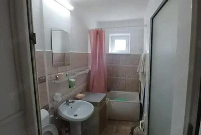 Apartament cu 2 camere semidecomandat în Casa de Cultură