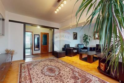 Apartament spațios cu 3 camere (din 4), 2 băi și vedere pe două părți - 2