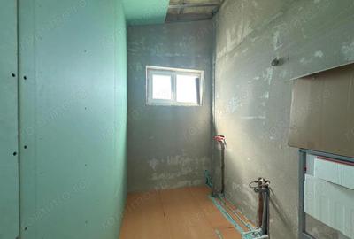 Apartament cu 2 camere semidecomandat în Giroc