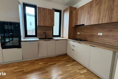 Casă cu 5 camere cu Teren 200 Mp în Central - 16