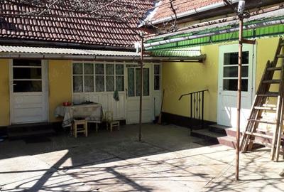 Casa 4 camere - 3079 mp teren loc. Santana - 2