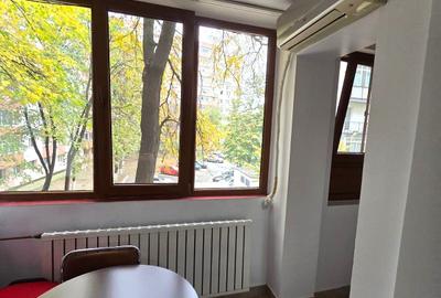 Garsonieră, zona Giurgiului, 2 stații  Eroii Revoluției, str Magurei, 1 - 2