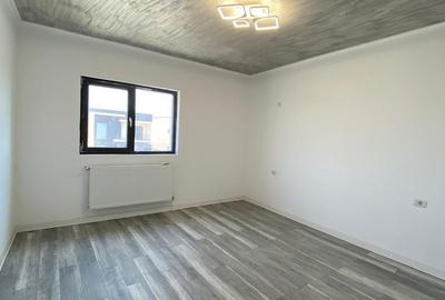 Casă cu 3 camere cu Teren 372 Mp în Malu Mare - 2