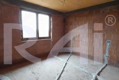 Casă cu 3 camere cu Canalizare în Central - 3