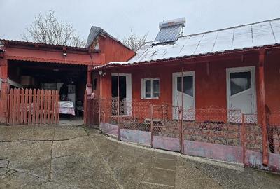 Casă cu 3 camere cu Teren 1312 Mp în Central - 2