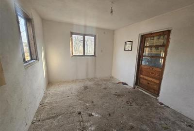 Casă cu 4 camere cu Teren 1000 Mp în Vâlcănești - 14