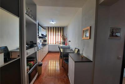 Apartament luminos, 3 camere, aproape de metrou ? 0% comision cumparator - 10