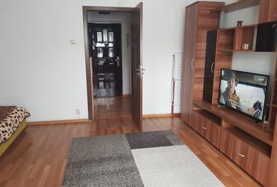 Garsonieră decomandată în Central - 2