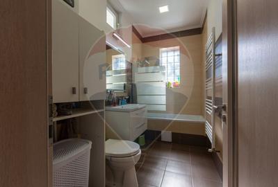 Casă cu 5 camere cu Teren 435 Mp în Central - 6