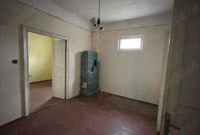 Casă cu 4 camere cu Teren 2100 Mp în Satu Nou - 2
