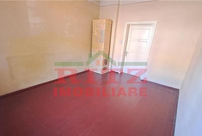 Casa/Vila garaj S= 185 mp, teren 416 mp, pretabila clini - 18