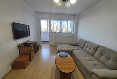 Apartament cu 2 camere semidecomandat, mobilat în Titan