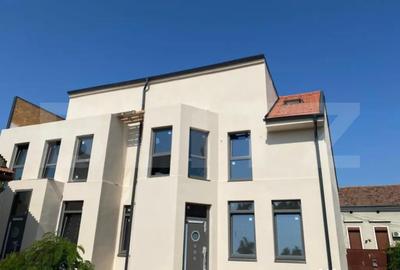 Apartament cu 3 camere decomandat în Central - 1