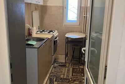 Garsonieră decomandată în Baza 3 - 2