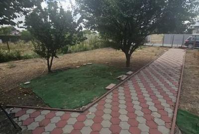 Casă cu 5 camere cu Teren 1300 Mp în Malu Mare - 1