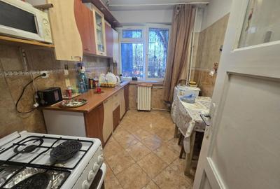 Apartament cu 2 camere semidecomandat în Titulescu - 7