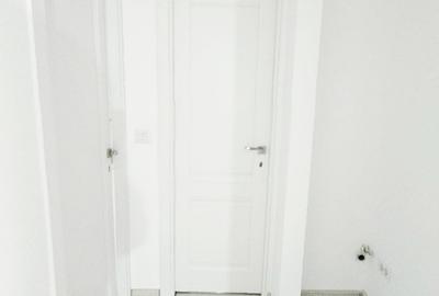 Apartament cu 4 camere decomandat în - 8