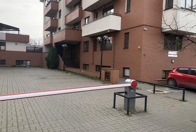 Apartament cu 3 camere decomandat în Sisești - 1