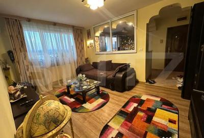 Apartament cu 3 camere semidecomandat în 9 Mai - 1