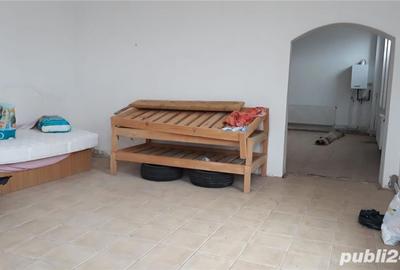 Casă cu 7 camere cu Teren 439 Mp în Pucioasa - 2