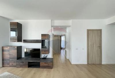 Apartament cu 3 camere semidecomandat, mobilat în Central