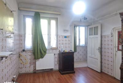 Casă cu 3 camere decomandat în Central - 3