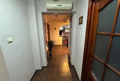 Apartament 3 camere, etaj 3 , zona Liceul Pedagogic, mobilat - 17