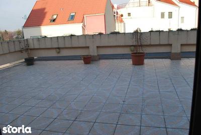 Apartament cu 3 camere în Primăverii