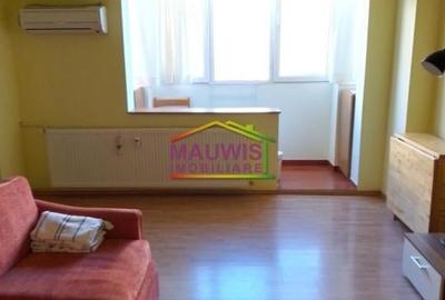 Garsonieră decomandată, mobilată în Unirii