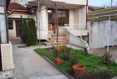 Casa 3 corpuri, 173 mp, teren 276, Constanta, cartier Tomis I, gaze, A/C