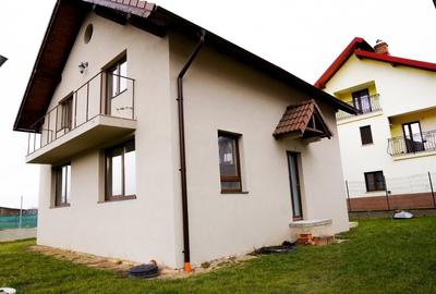 Casă individuală cu 4 camere cu Canalizare în Central - 7