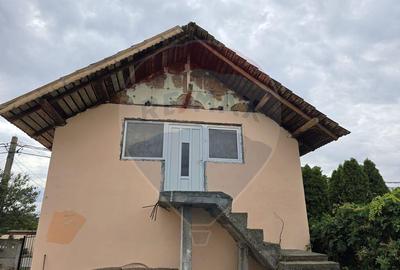 Casă cu 4 camere cu Canalizare în Preajba - 6