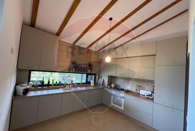 Casă cu 5 camere cu Teren 450 Mp în Central - 7