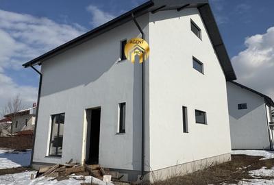 Casă individuală cu 5 camere cu Teren 240 Mp în Odăi - 1