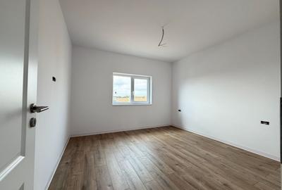 Duplex cu 3 camere cu Canalizare în Bucovăț (Remetea Mare) - 7