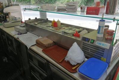 Vand container fast food + magazie complet utilat - 2